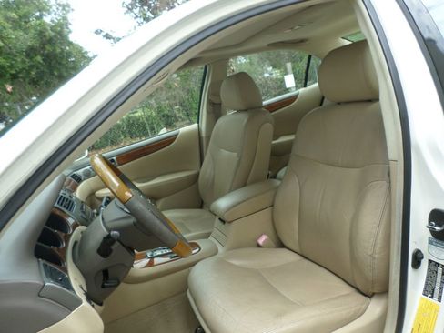 Used 2005 Lexus ES 330 image 10