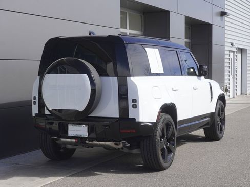 New 2026 Land Rover Defender 110 X-Dynamic SE image 2