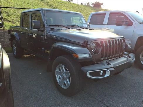 Used 2022 Jeep Gladiator Sport AWD/4WD image 11