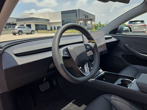 Used 2025 Tesla Model 3 Long Range RWD image 2