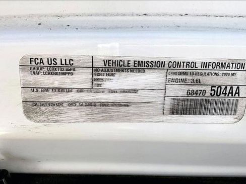 Certified 2020 Jeep Gladiator Overland AWD/4WD image 37