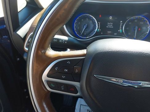 Used 2017 Chrysler Pacifica Limited w/ UConnect Theater Package FWD image 20