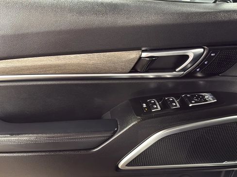 Used 2020 Kia Telluride SX w/ SX Prestige Package image 9