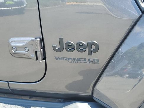 Used 2020 Jeep Wrangler Unlimited Sahara AWD/4WD image 7