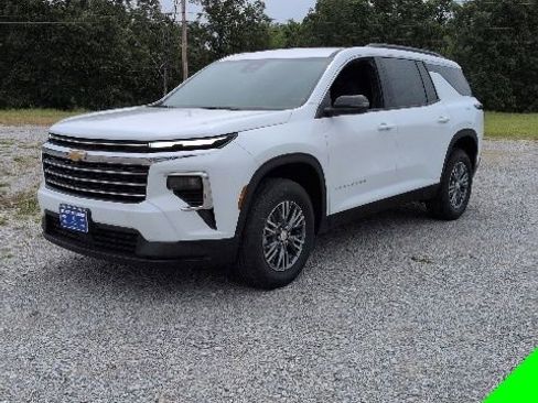 New 2026 Chevrolet Traverse LT w/ Driver Confidence Package FWD image 1