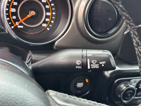 Used 2022 Jeep Gladiator Sport image 18