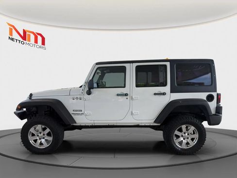 Used 2014 Jeep Wrangler Unlimited Sport w/ Connectivity Group AWD/4WD image 2