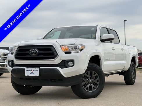 Used 2023 Toyota Tacoma SR5 RWD image 2