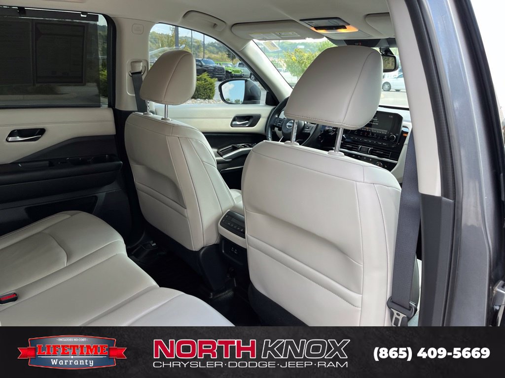 Used 2022 Nissan Pathfinder SL w/ SL Black Package AWD/4WD image 22