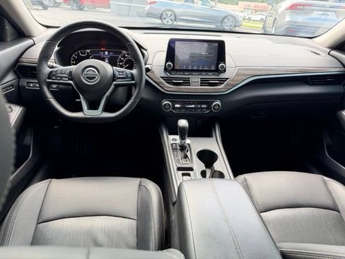 Used 2019 Nissan Altima 2.5 Platinum AWD/4WD image 3