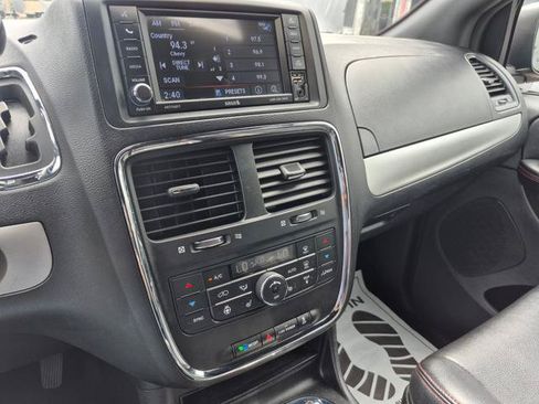 Used 2019 Dodge Grand Caravan GT FWD image 15