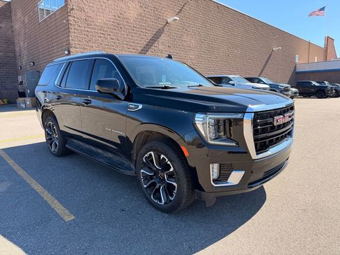 Used 2022 GMC Yukon SLE w/ Gmc Pro Safety Plus Package image 2