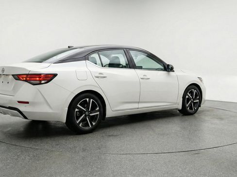 Used 2025 Nissan Sentra SV FWD image 9