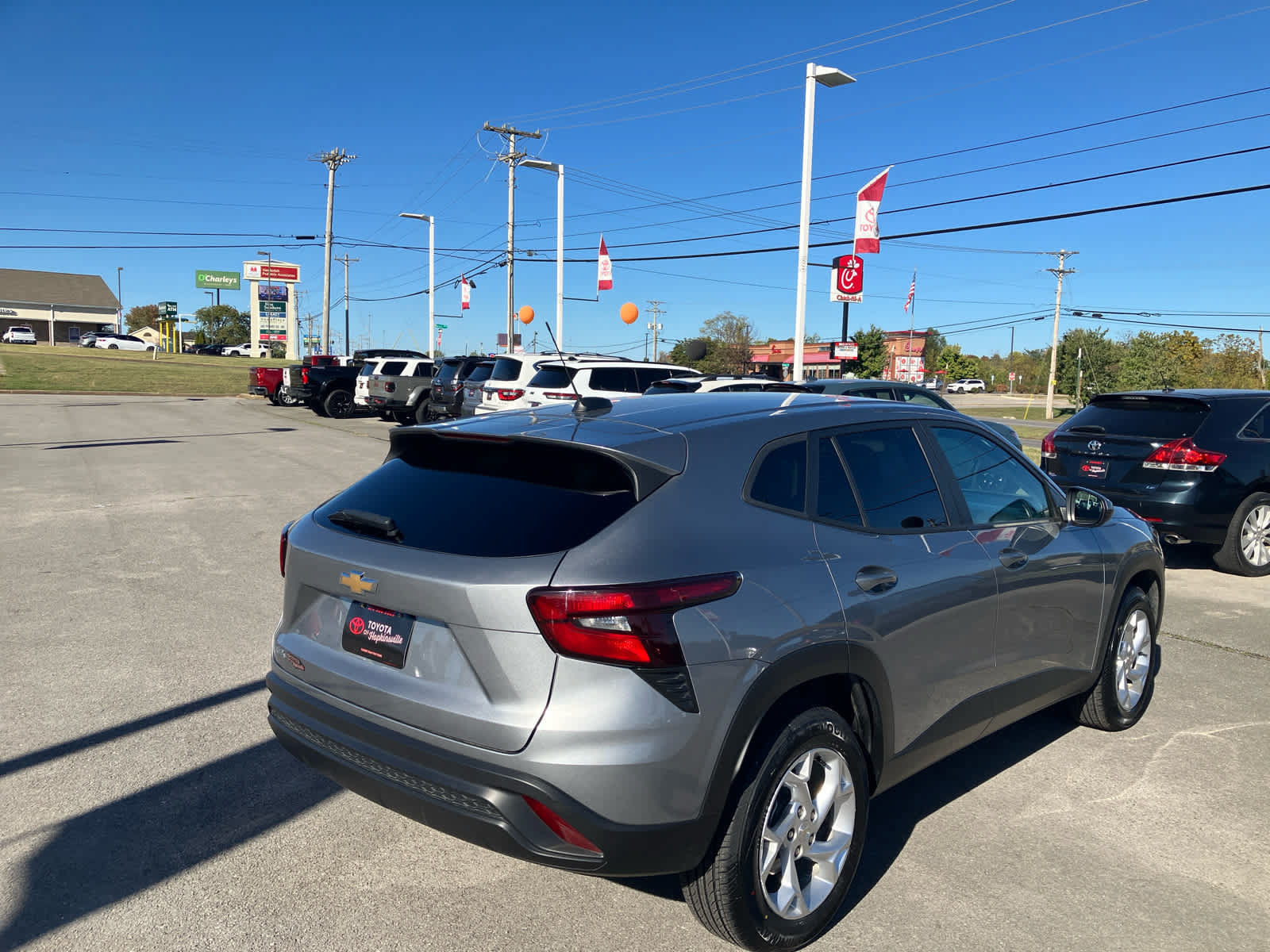 Used 2025 Chevrolet Trax LS w/ LS Convenience Package FWD image 7