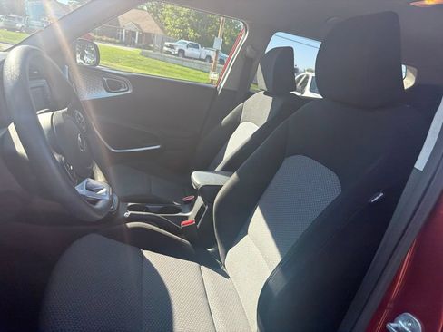 Used 2021 Kia Soul LX FWD image 8