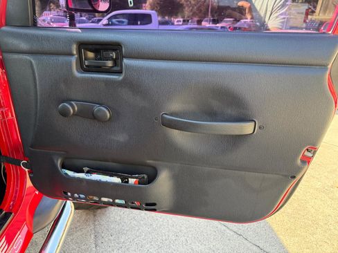 Used 2006 Jeep Wrangler X AWD/4WD image 21
