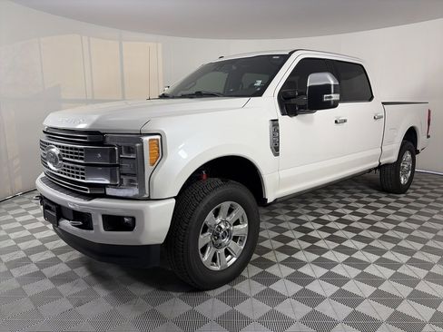Used 2017 Ford F350 Platinum w/ Platinum Ultimate Package image 3