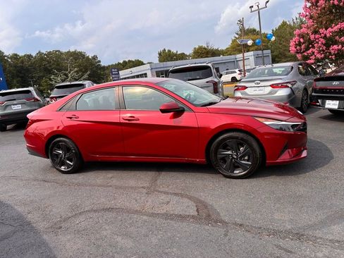 Used 2023 Hyundai Elantra SEL FWD image 8