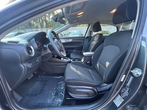 Used 2024 Kia Forte LXS image 13