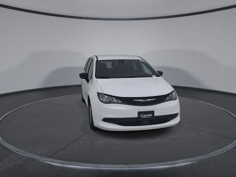 New 2027 Chrysler Pacifica LX FWD image 4