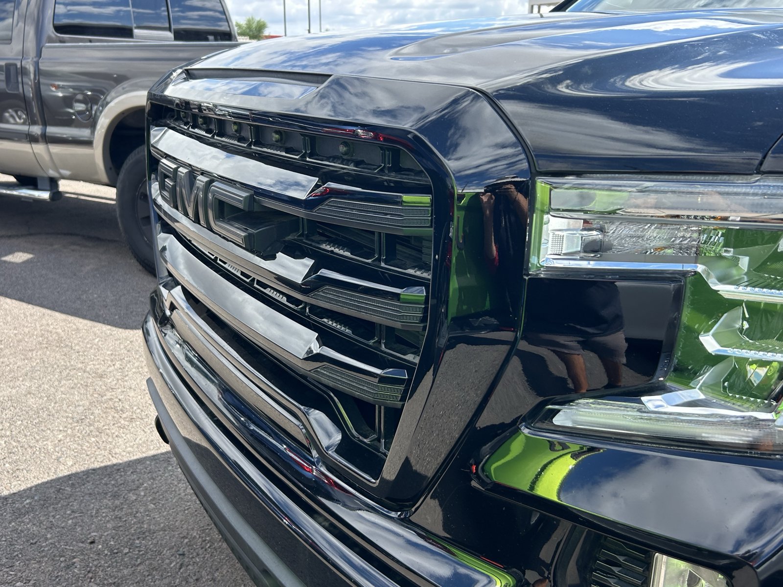 Used 2021 GMC Sierra 1500 Elevation RWD image 2