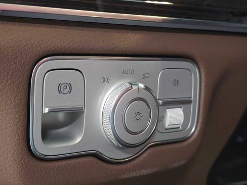 Used 2026 Mercedes-Benz GLS 450 4MATIC image 24