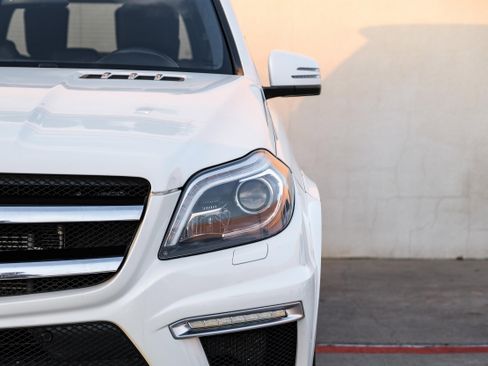 Used 2015 Mercedes-Benz GL 63 AMG 4MATIC w/ Accessory Chrome Package image 45