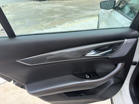 Used 2022 Cadillac CT5 V RWD image 11