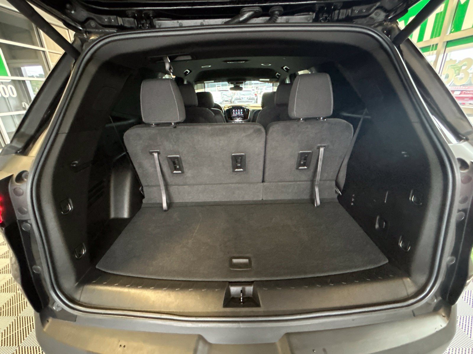 Used 2022 Chevrolet Traverse LT AWD/4WD image 11
