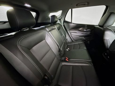 Used 2024 GMC Terrain SLT image 25