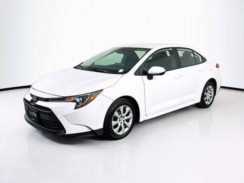 Used 2024 Toyota Corolla LE FWD image 3