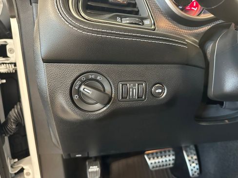 Used 2022 Dodge Challenger SRT Hellcat RWD image 28
