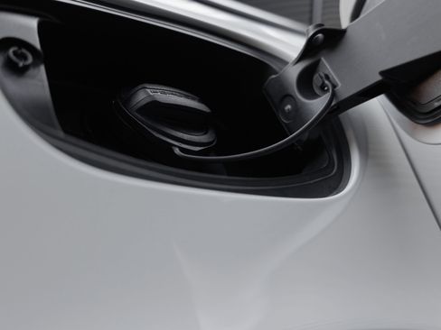 Certified 2023 Porsche Cayenne Platinum Edition AWD/4WD image 30