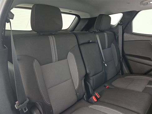 Used 2025 Chevrolet Blazer LT image 32