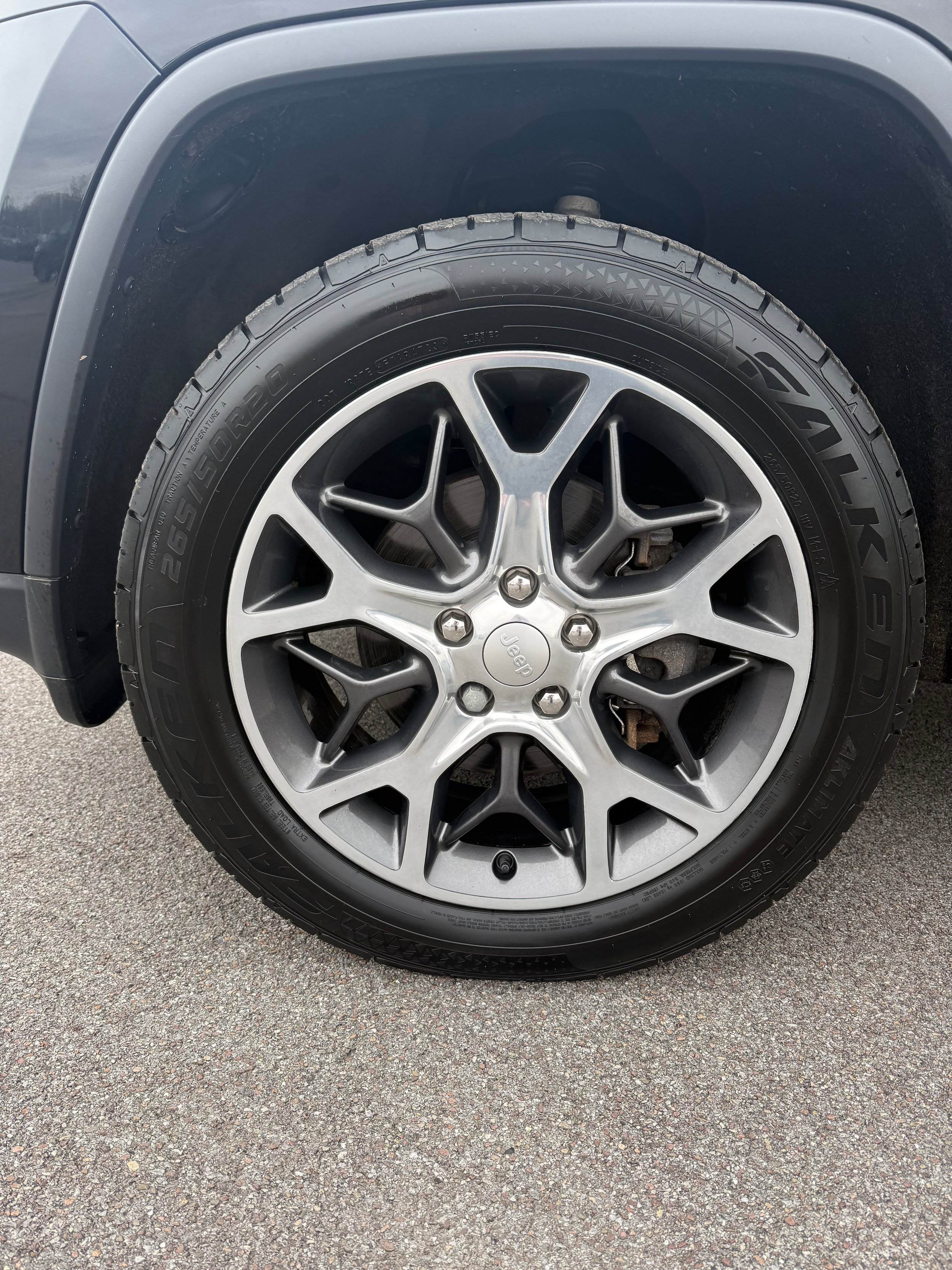 Used 2019 Jeep Grand Cherokee Limited AWD/4WD image 24