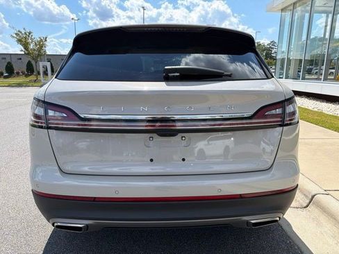Used 2023 Lincoln Nautilus Reserve AWD/4WD image 4
