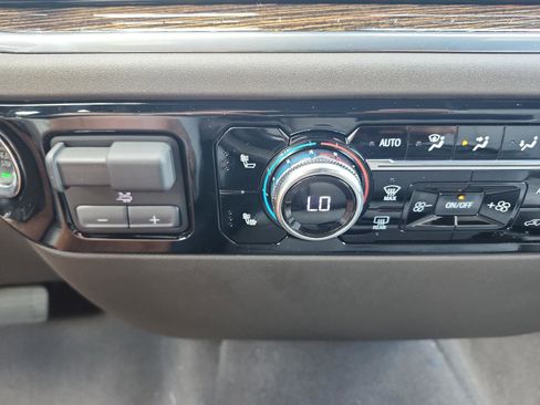 New 2026 GMC Sierra 1500 SLE image 16