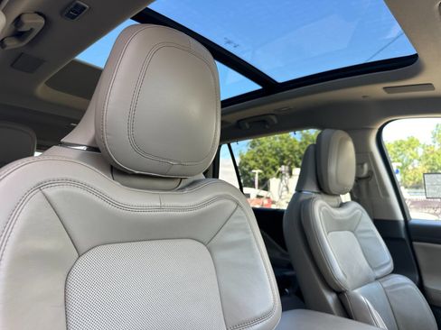 Certified 2021 Lincoln Aviator Reserve w/ Equipment Group 202A AWD/4WD image 17