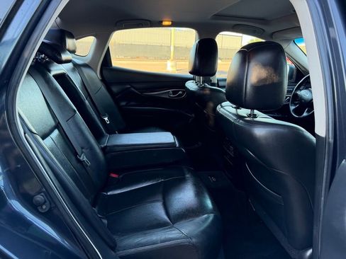 Used 2011 INFINITI M37 w/ Premium Pkg image 15