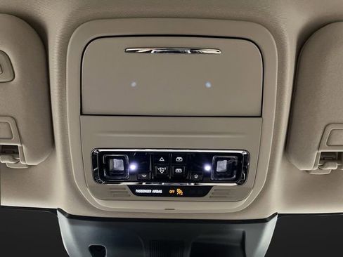 Used 2022 Lincoln Corsair AWD w/ Premium Package image 28