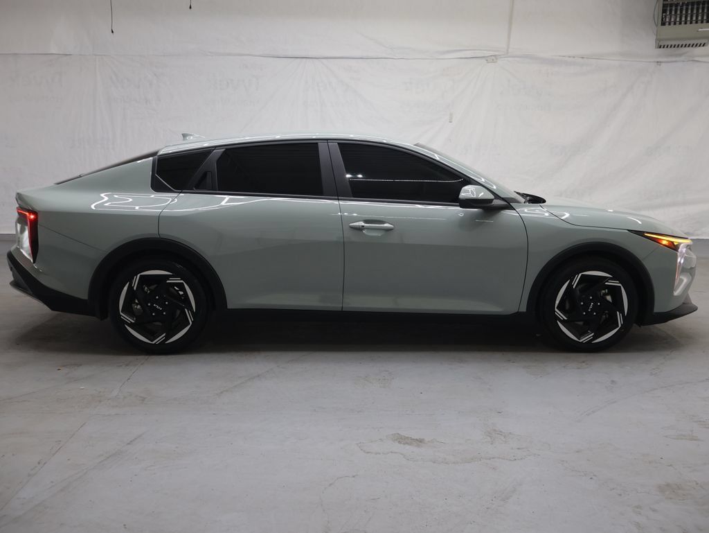 Used 2025 Kia K4 EX FWD image 8