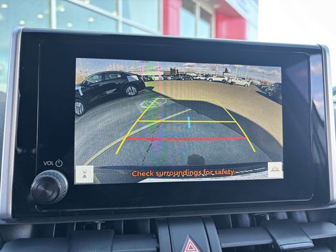 Used 2025 Toyota RAV4 XLE AWD/4WD image 31