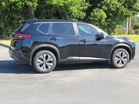 Used 2023 Nissan Rogue SV FWD image 8