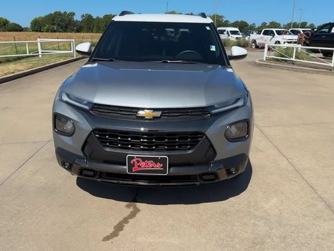 Used 2023 Chevrolet TrailBlazer ACTIV w/ Convenience Package FWD image 2
