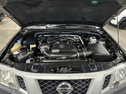 Used 2011 Nissan Xterra PRO-4X w/ Pro-4x Leather Pkg AWD/4WD image 10