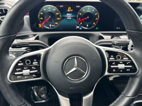 Used 2021 Mercedes-Benz CLA 250 image 21