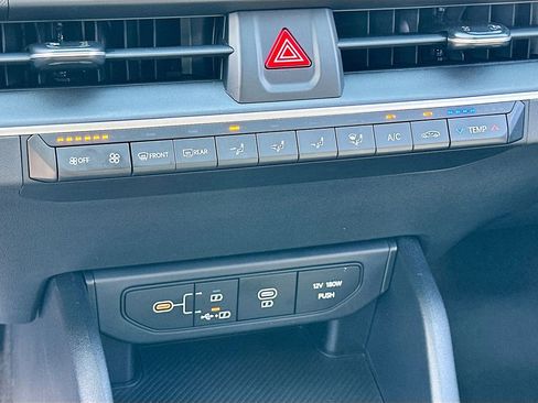 New 2025 Kia K4 LXS image 15