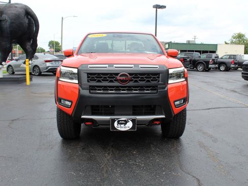 Used 2025 Nissan Frontier PRO-4X AWD/4WD image 2