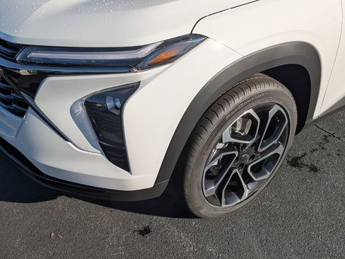 New 2026 Chevrolet Trax RS w/ Sunroof Package image 10