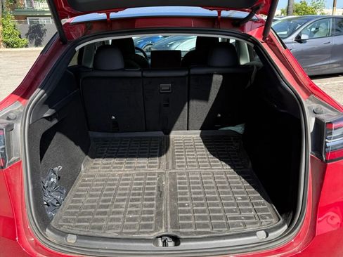 Used 2023 Tesla Model Y AWD image 8
